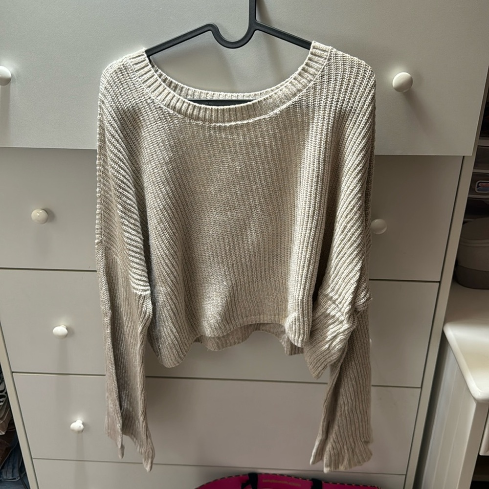HOLLISTER CROPPED SWEATER WITH BELL SLEEVES